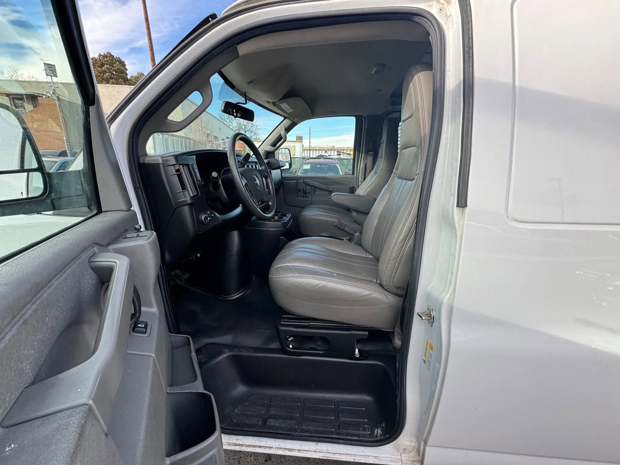 Used 2021 GMC Savana 2500 w/ Driver Convenience Package image 15