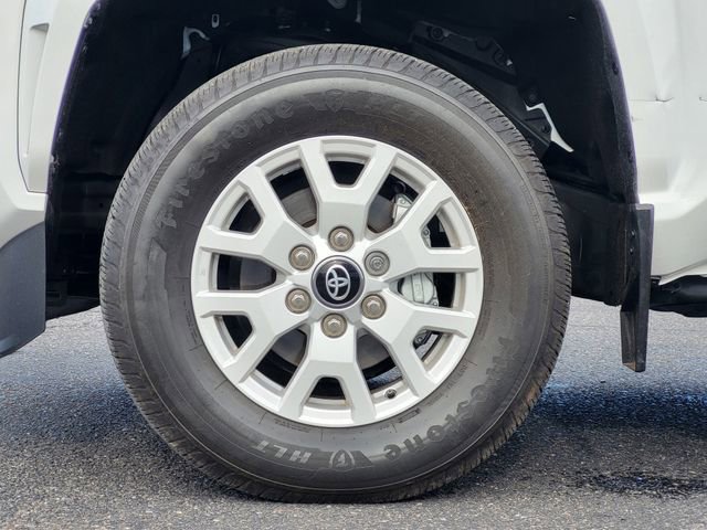Used 2024 Toyota Tacoma SR5 AWD/4WD image 11