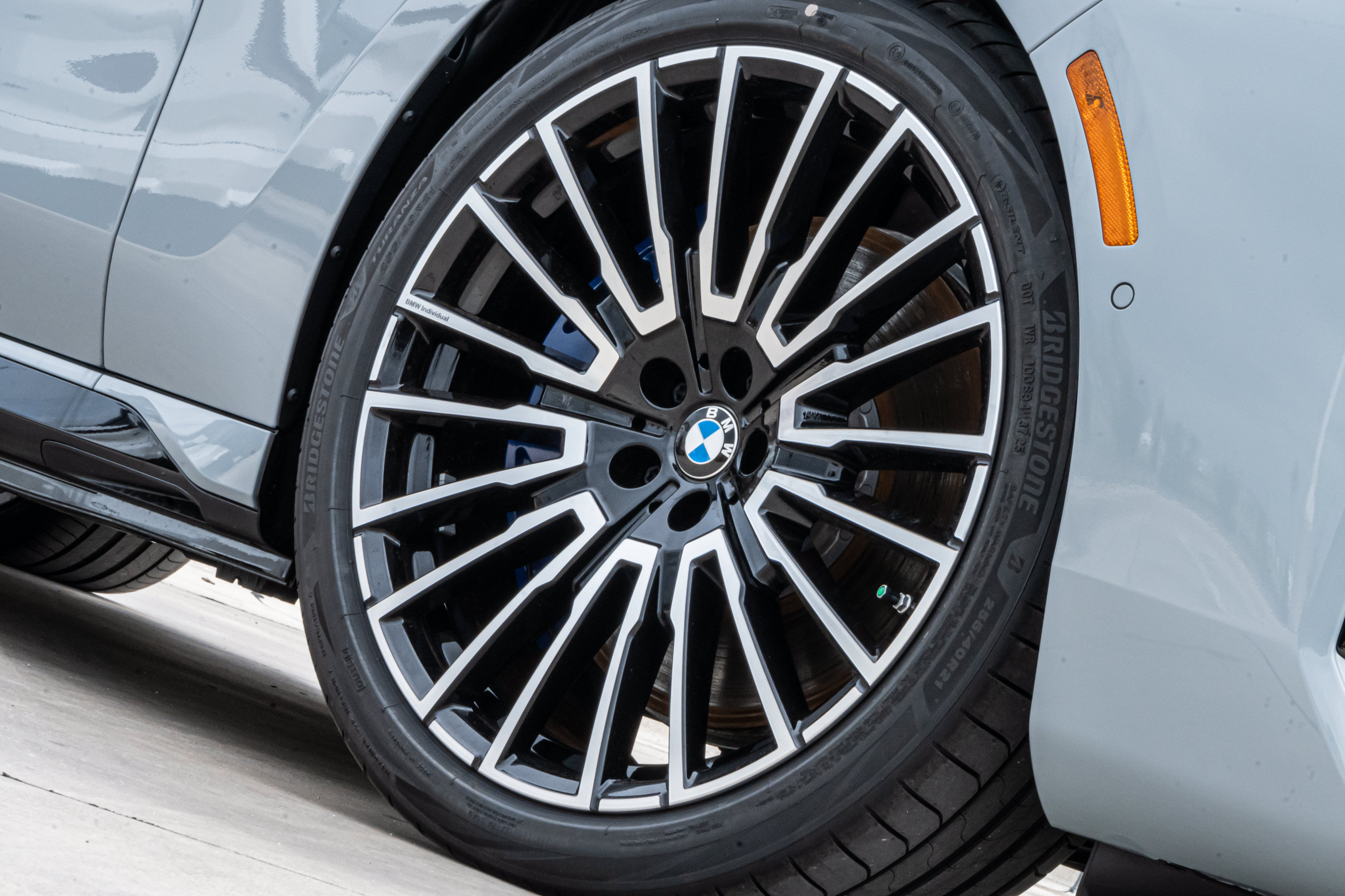 New 2026 BMW i7 xDrive60 AWD/4WD image 9