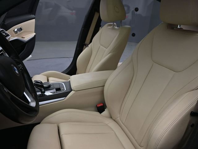 Used 2019 BMW 330i Sedan w/ Driving Assistance Package image 20