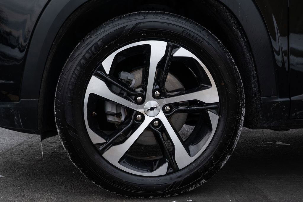 Used 2024 Chevrolet Trax RS w/ Sunroof Package image 8