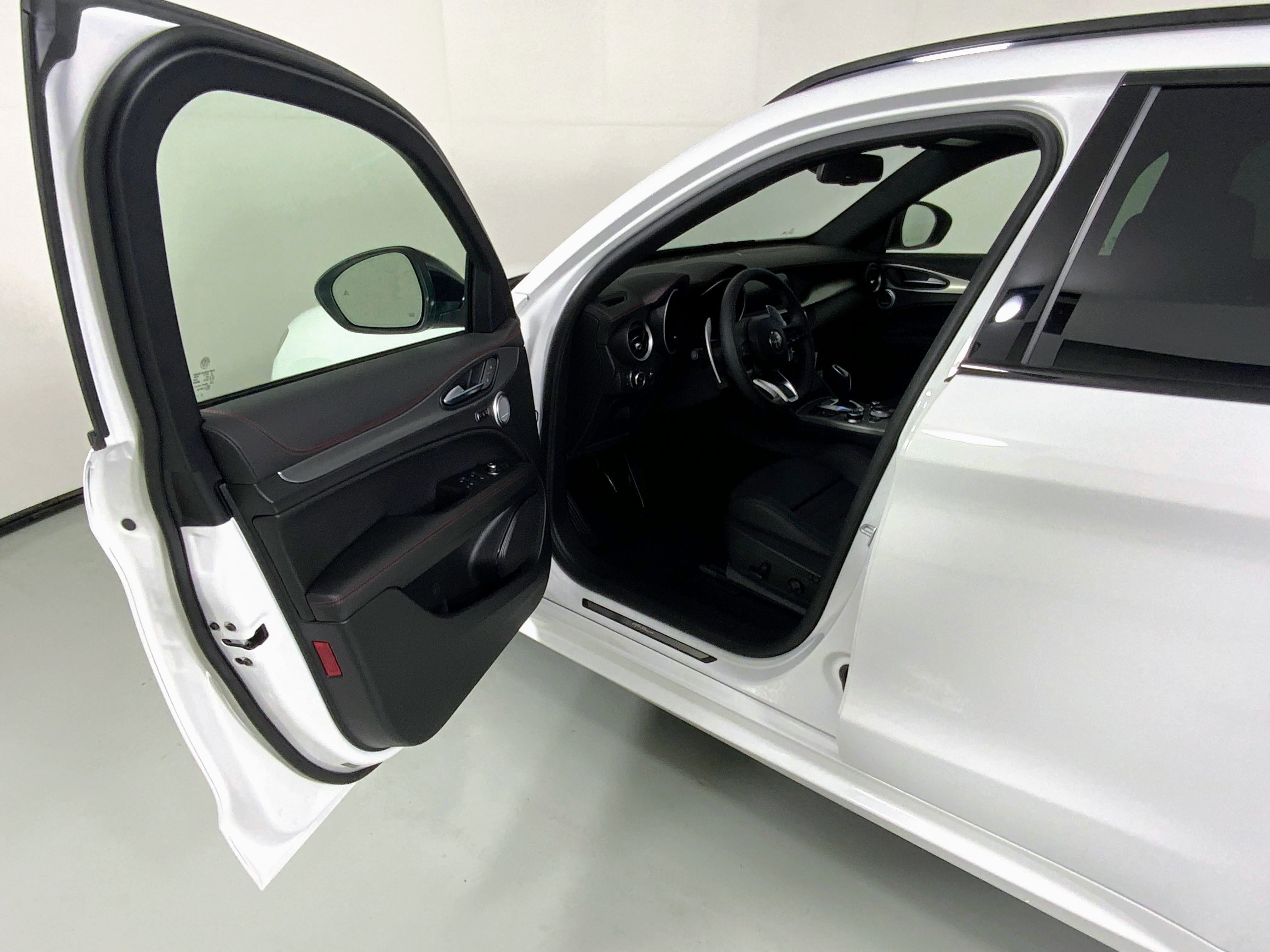 New 2025 Alfa Romeo Stelvio Tributo Italiano w/ Active Assist Plus Package image 19