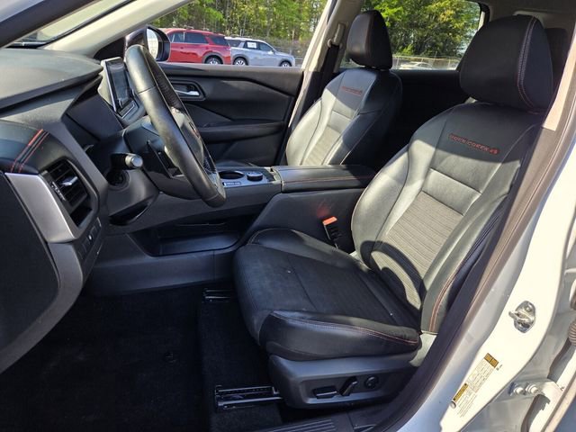 Used 2025 Nissan Rogue SV AWD/4WD image 9