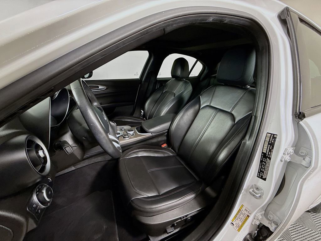 Used 2022 Alfa Romeo Giulia Ti image 23