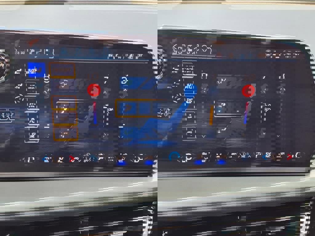 New 2026 Chevrolet Traverse LT w/ Driver Confidence Package image 13