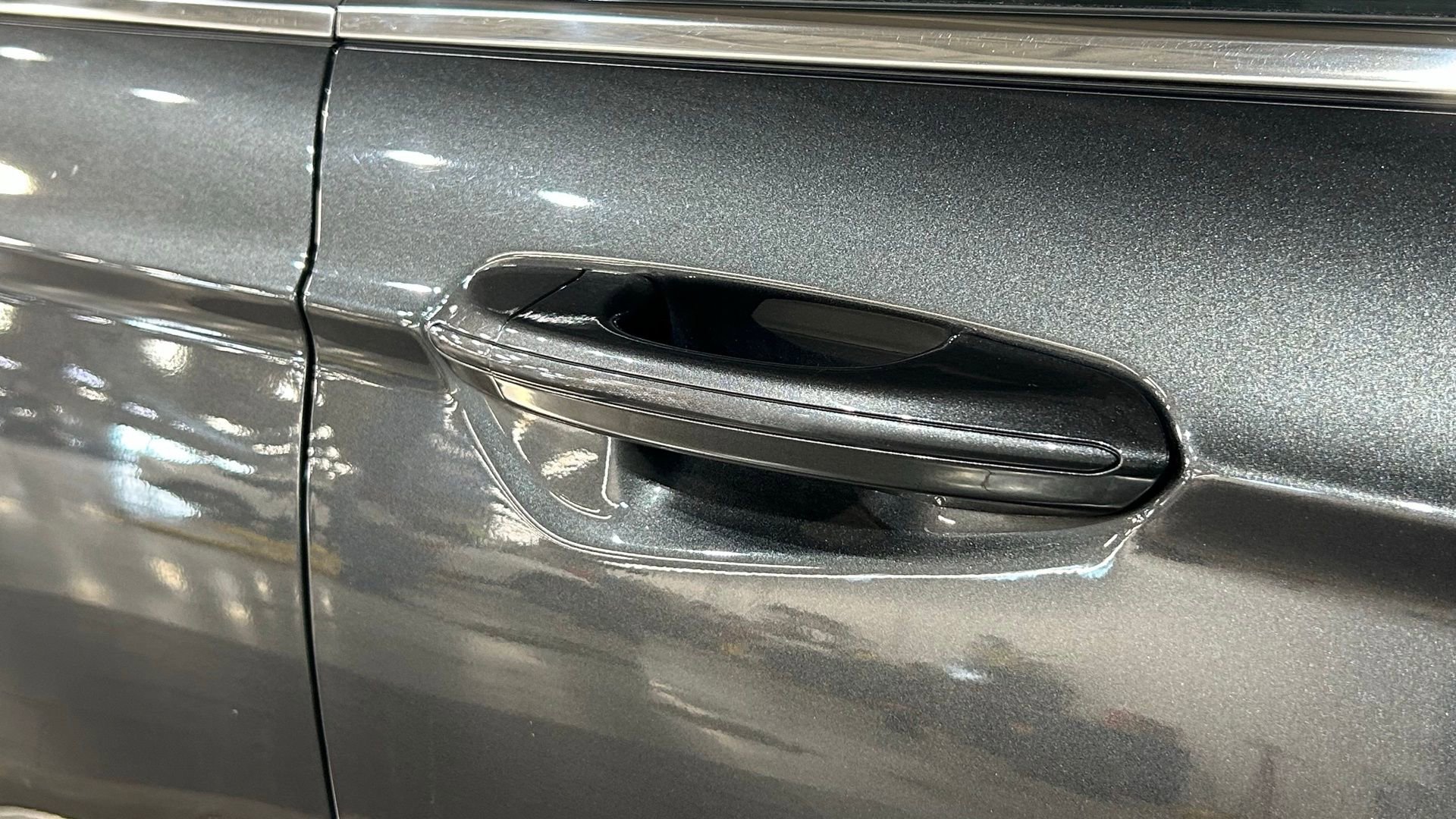Used 2020 Ford Fusion SE FWD image 14