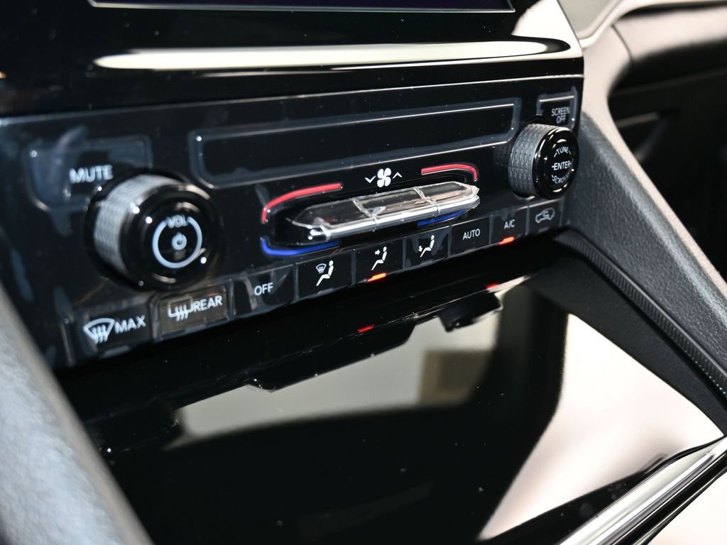 Used 2024 Jeep Grand Cherokee L Laredo image 25