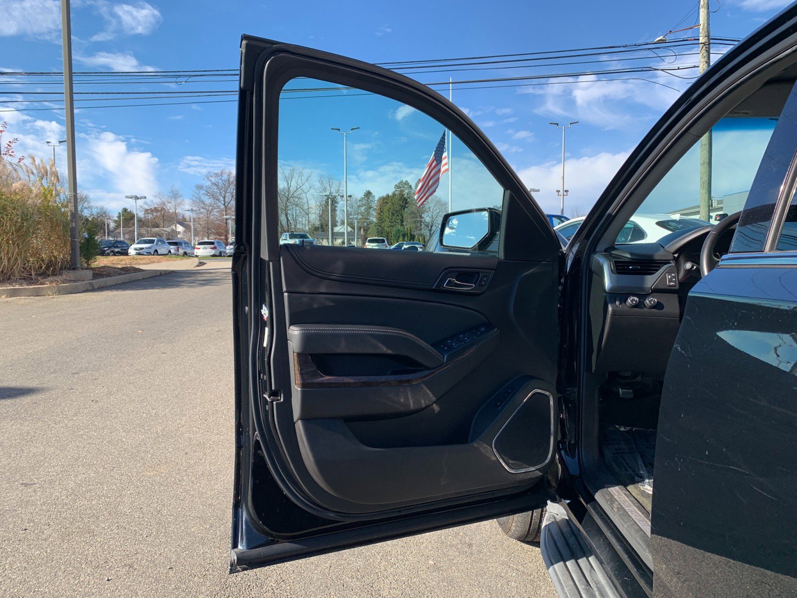 Used 2016 Chevrolet Suburban LT image 12