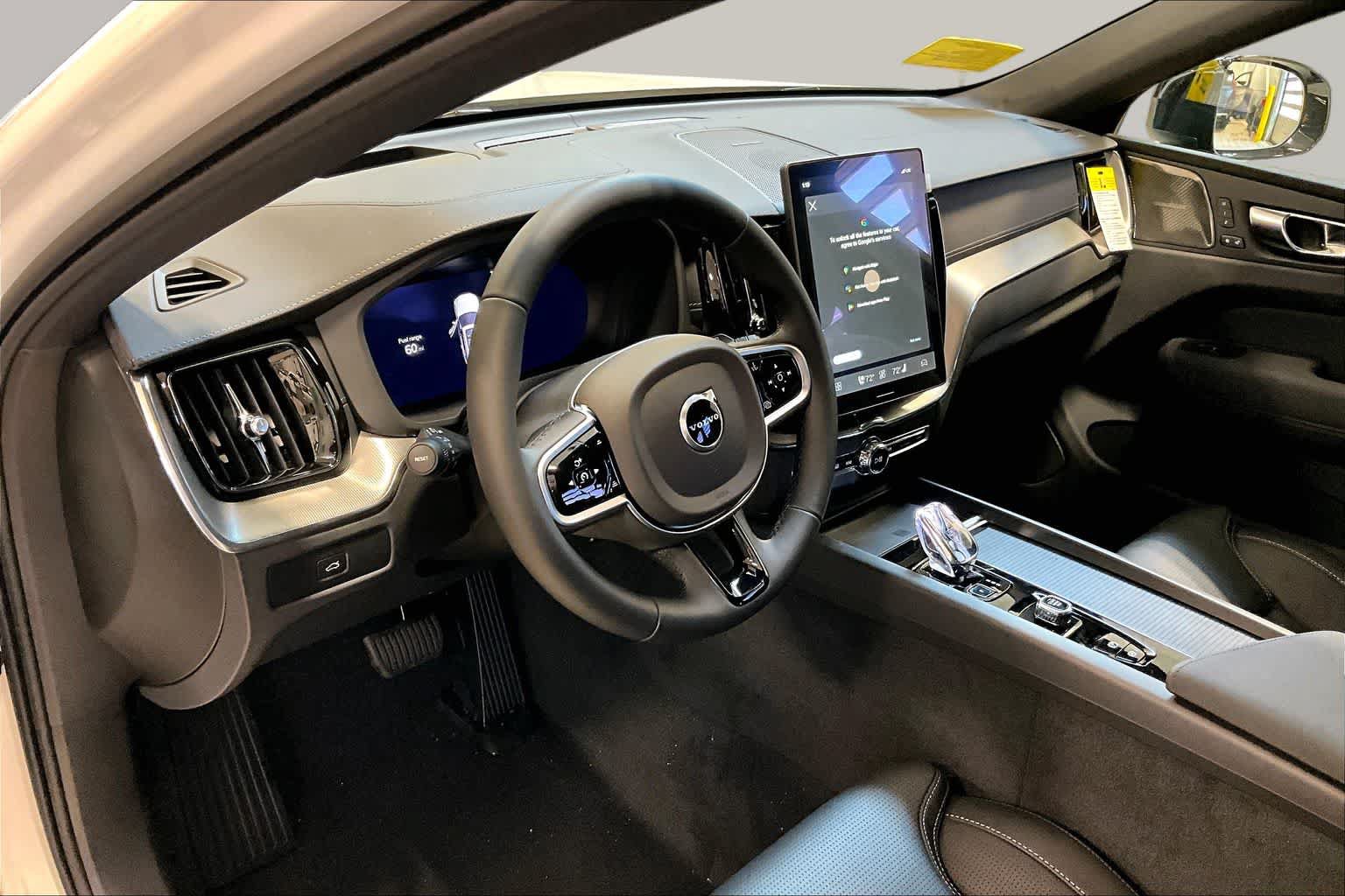 New 2026 Volvo XC60 B5 Ultra w/ Protection Package Premier AWD/4WD image 9