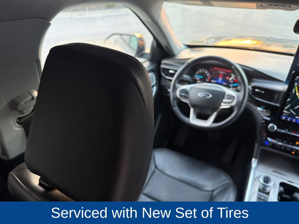 Certified 2023 Ford Explorer Limited w/ Limited Technology Package RWD image 19