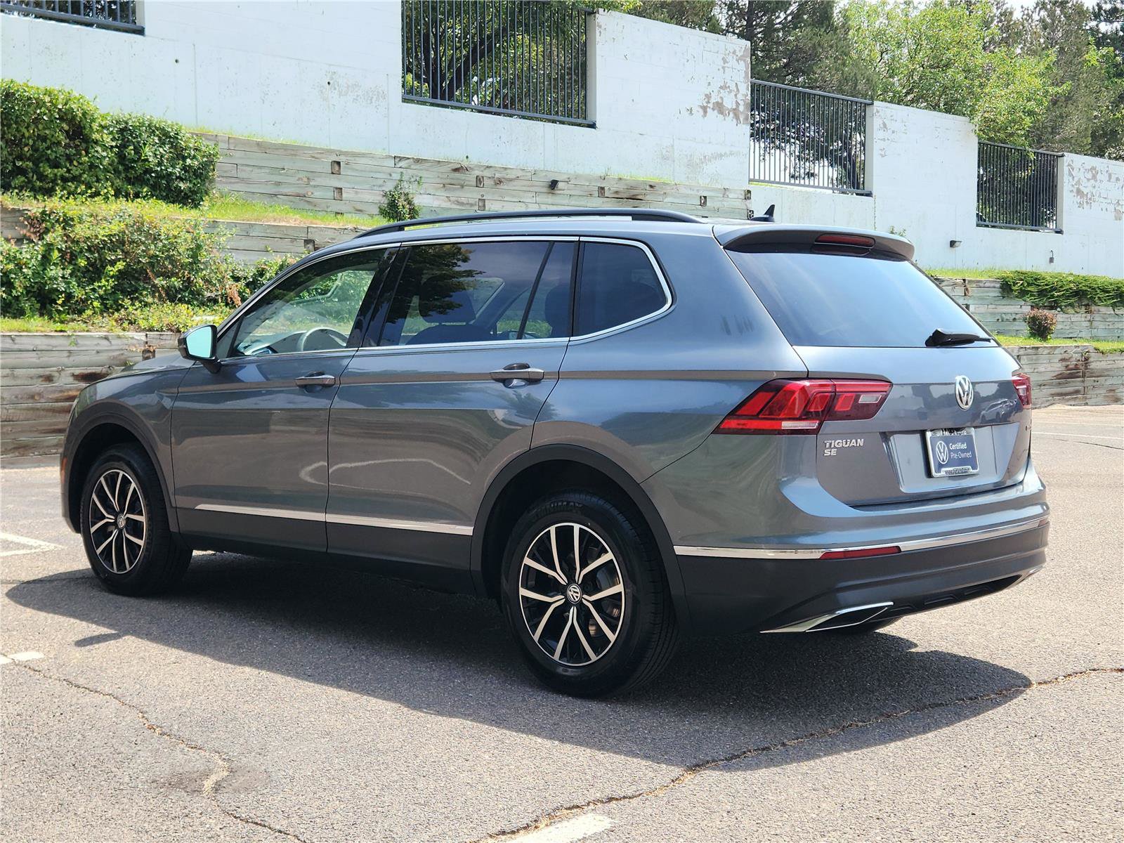 Used 2021 Volkswagen Tiguan SE image 5