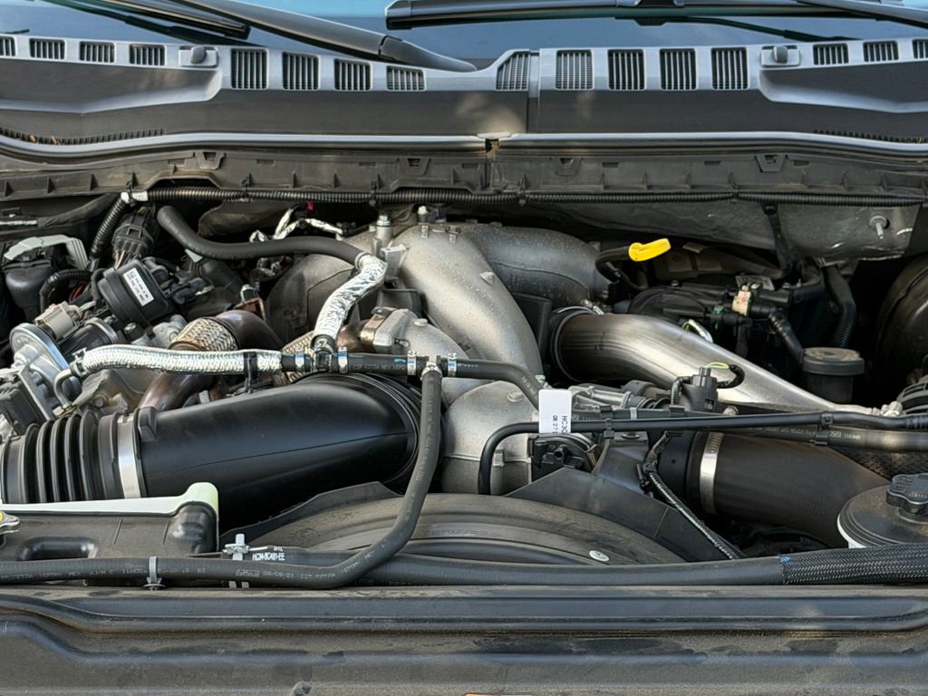 Used 2022 Ford F250 Lariat w/ Black Appearance Package image 10