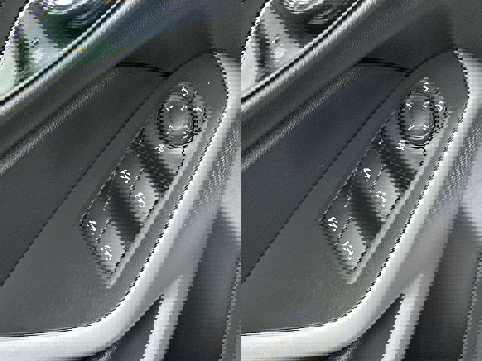 Certified 2024 Chevrolet Trax RS w/ Driver Confidence Package image 15