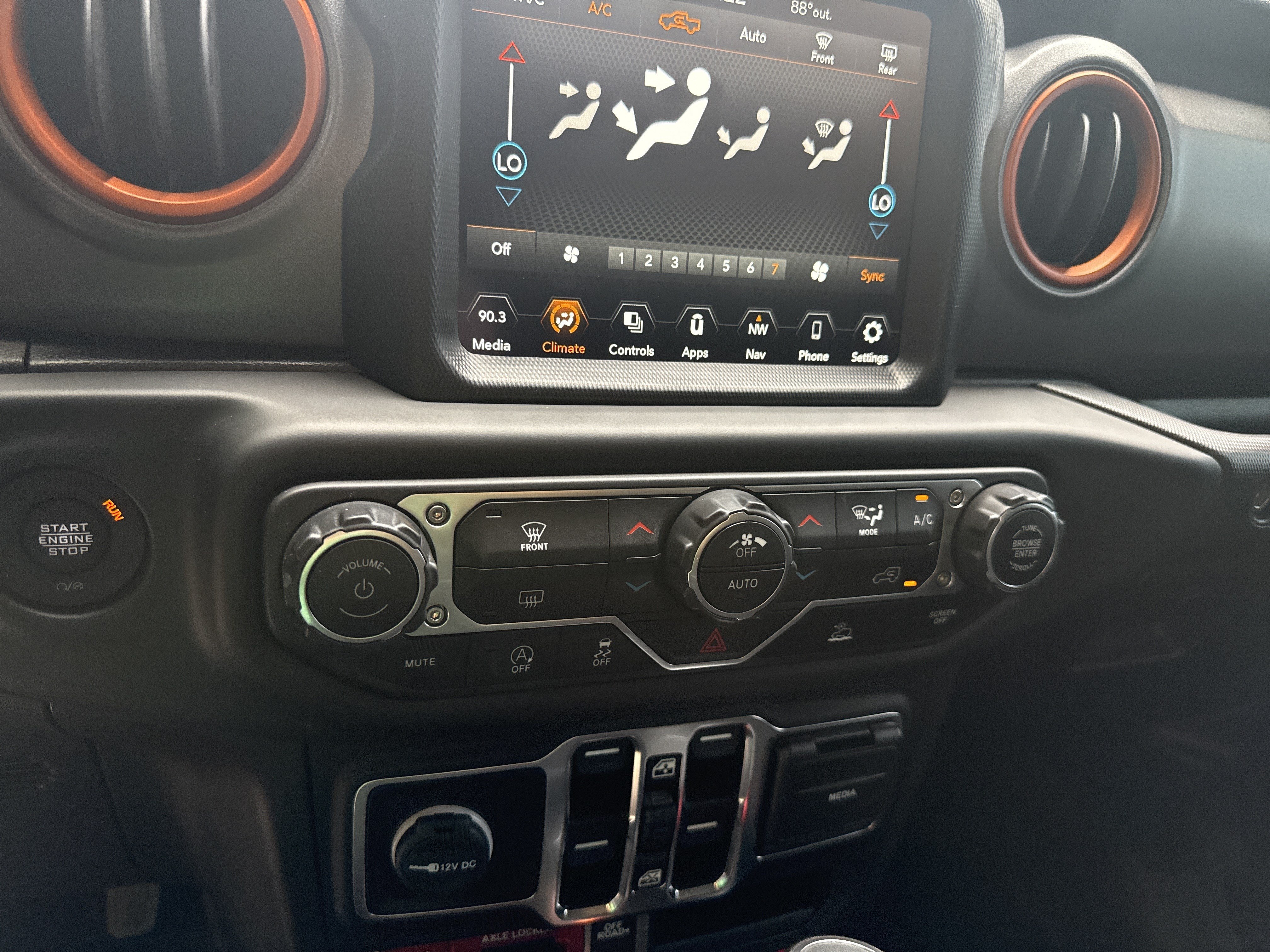 Used 2023 Jeep Gladiator Mojave w/ Trailer Tow Package AWD/4WD image 28