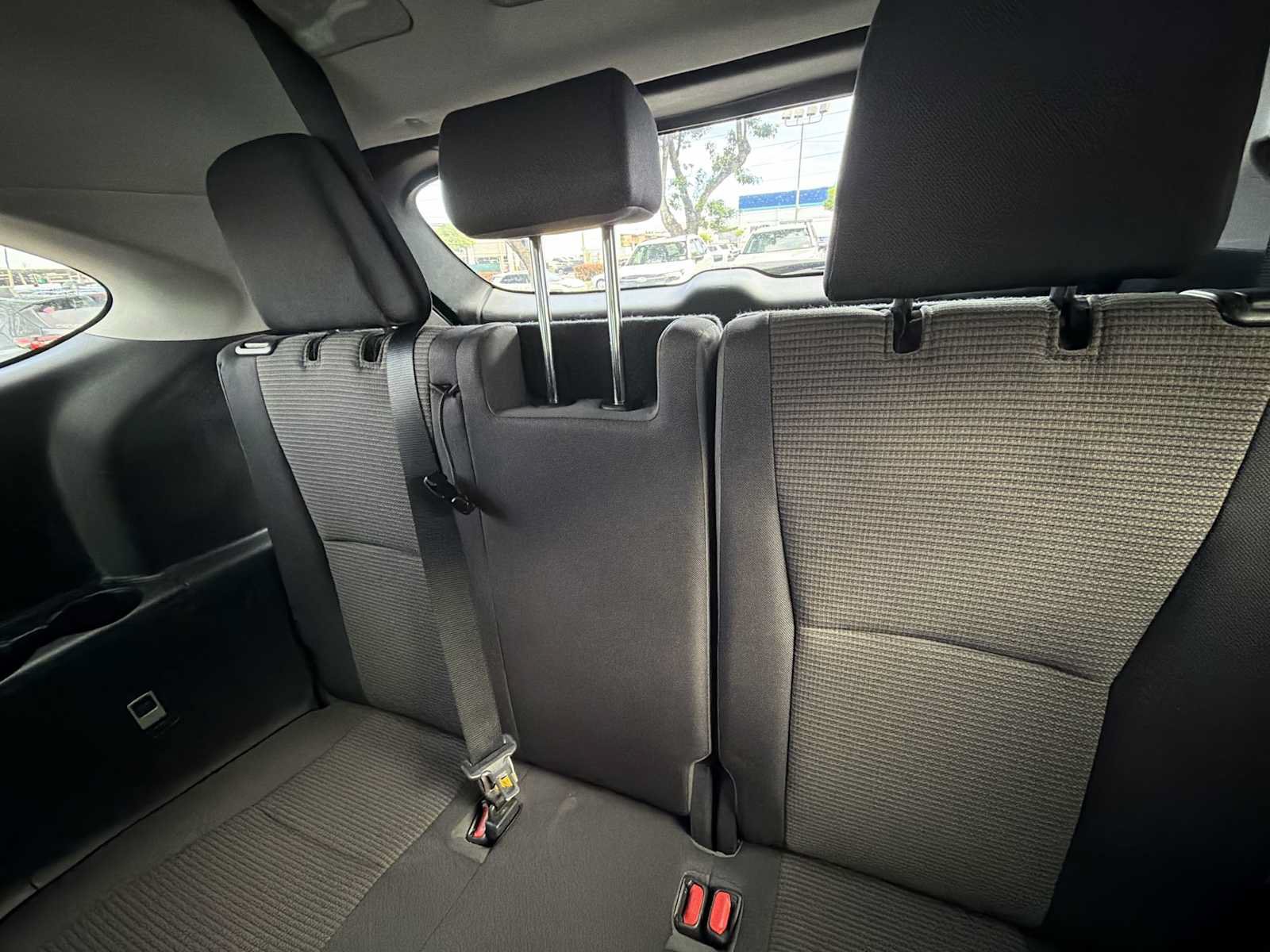 Used 2023 Toyota Highlander L FWD image 24