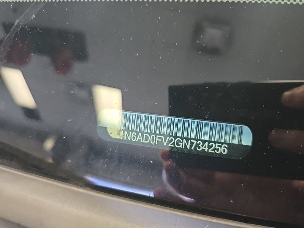 Used 2016 Nissan Frontier SV w/ SV Value Truck Package AWD/4WD image 8