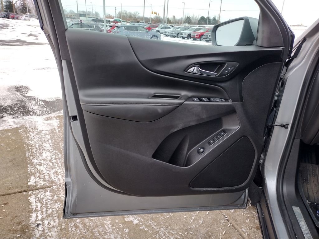 Used 2024 Chevrolet Equinox Premier image 19
