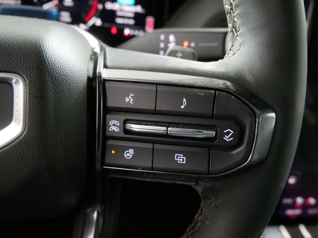 Used 2025 GMC Yukon AT4 image 26