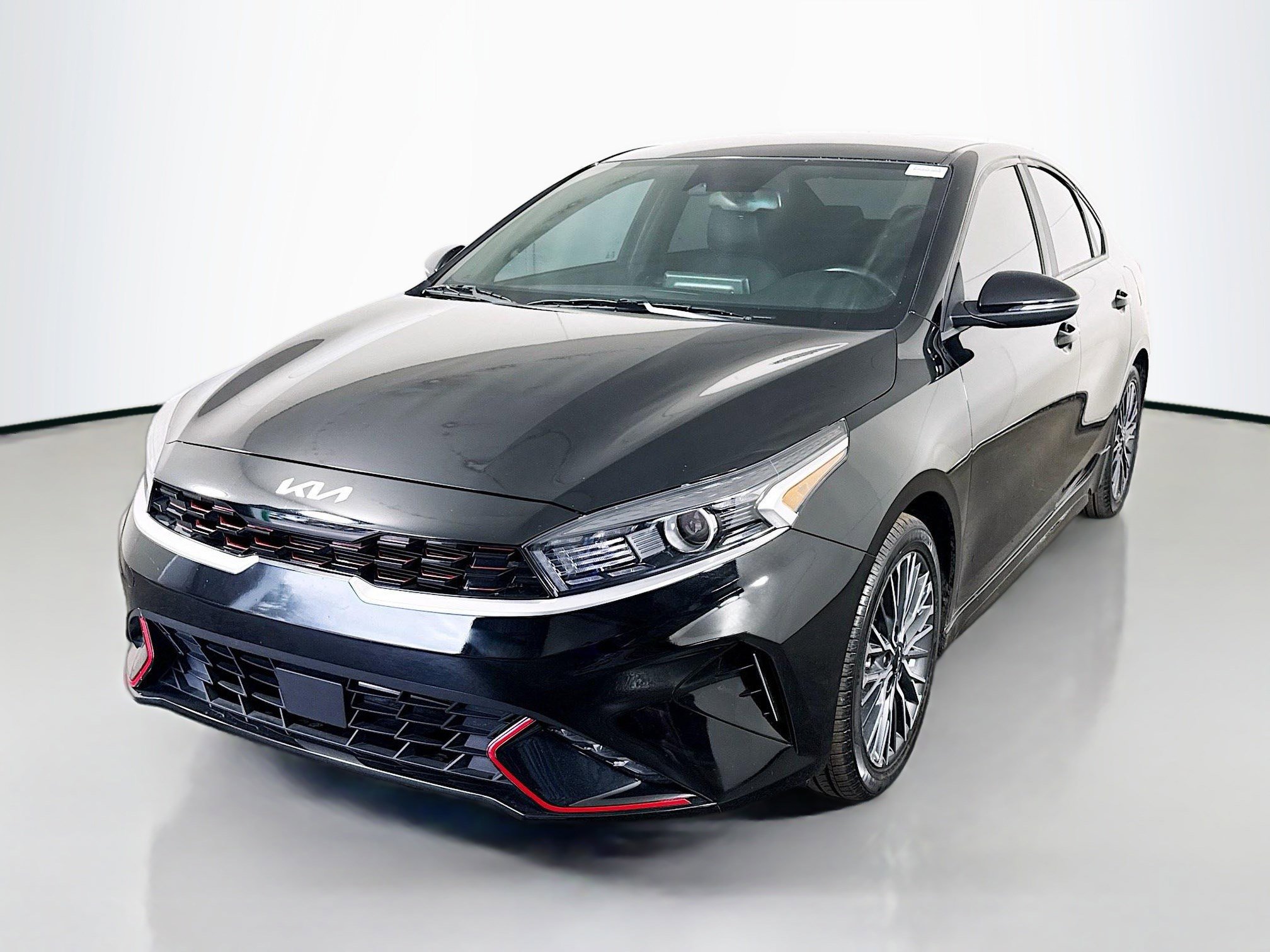 Used 2024 Kia Forte GT-Line image 4