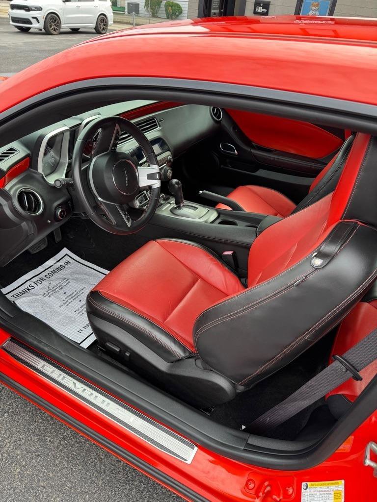 Used 2010 Chevrolet Camaro SS w/ Interior Accent Trim Package image 10