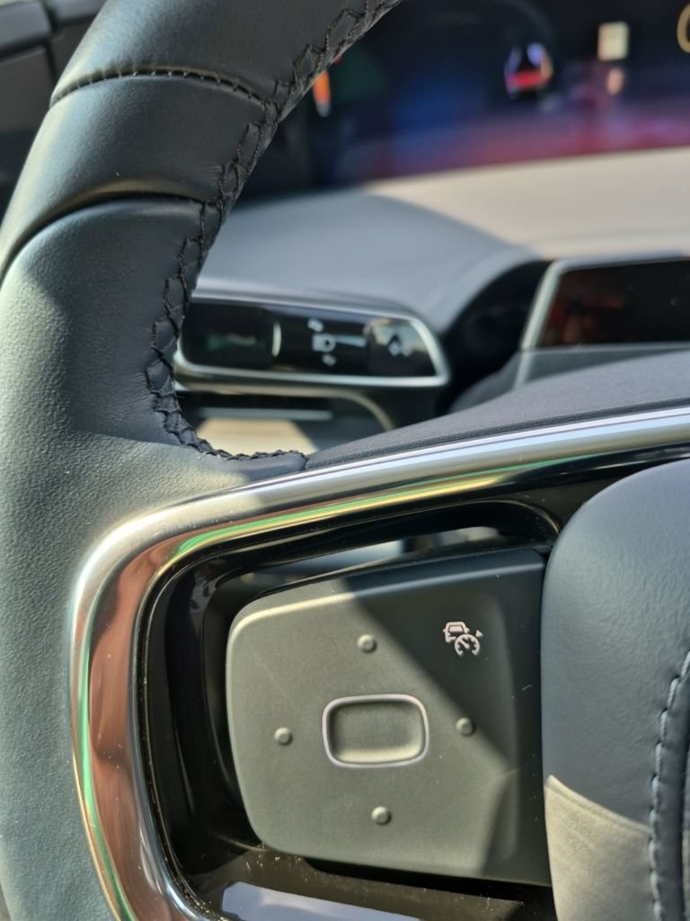 Certified 2025 Lincoln Nautilus Reserve AWD/4WD image 27