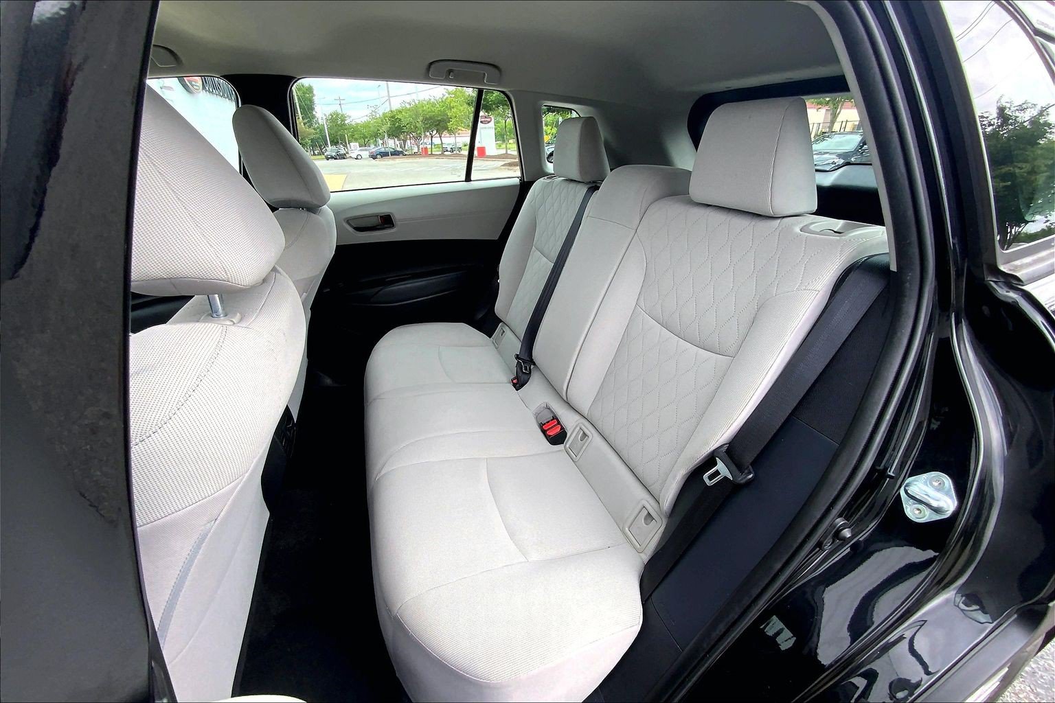 Used 2022 Toyota Corolla Cross L AWD/4WD image 30