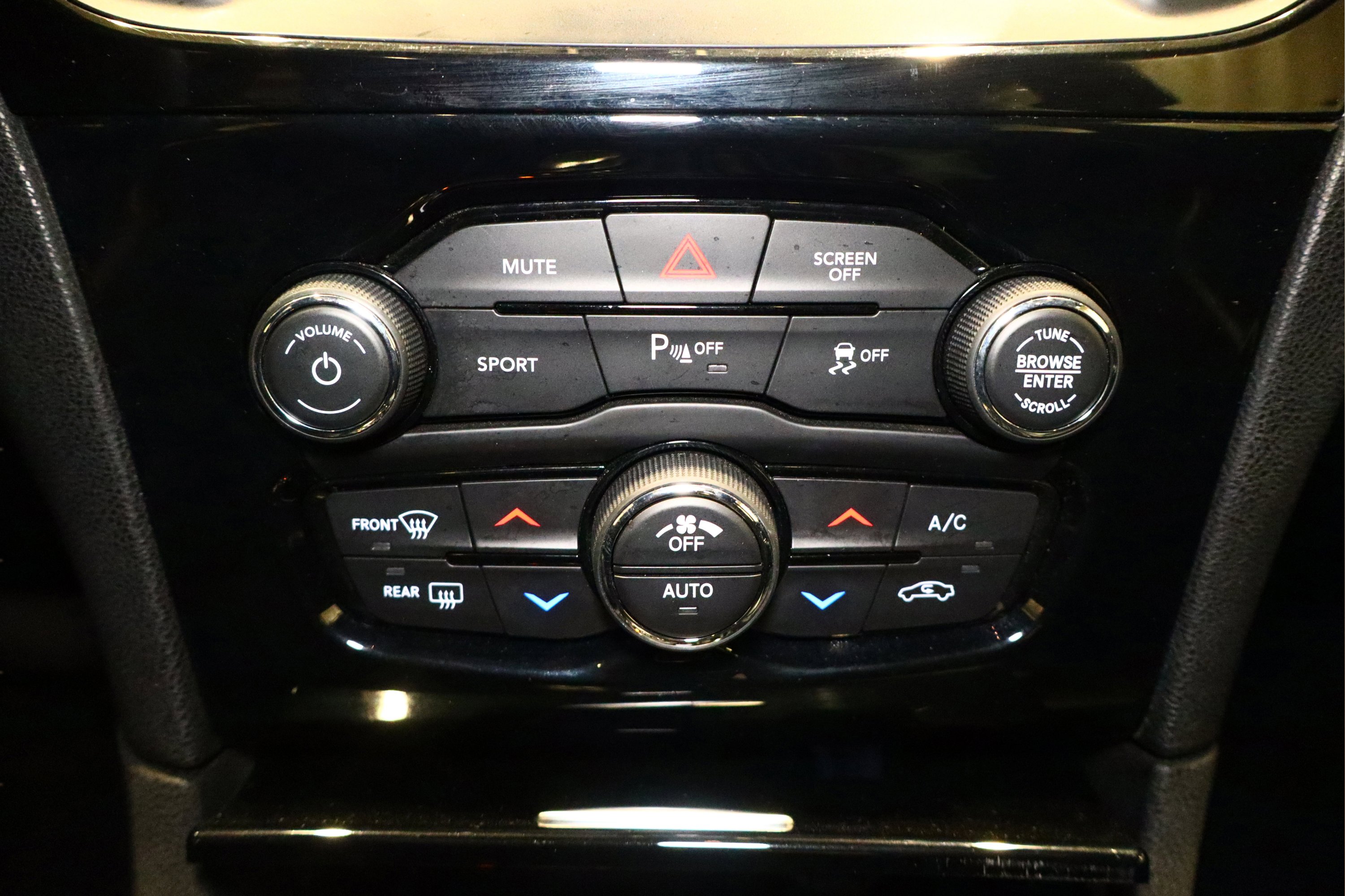 Used 2023 Chrysler 300 S image 24