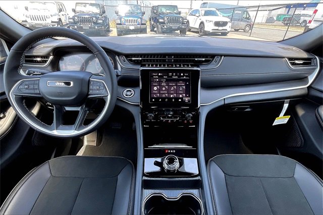 New 2025 Jeep Grand Cherokee L Altitude image 5