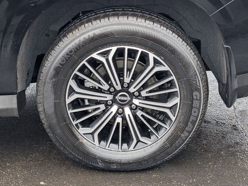 Used 2025 Nissan Armada Platinum image 17