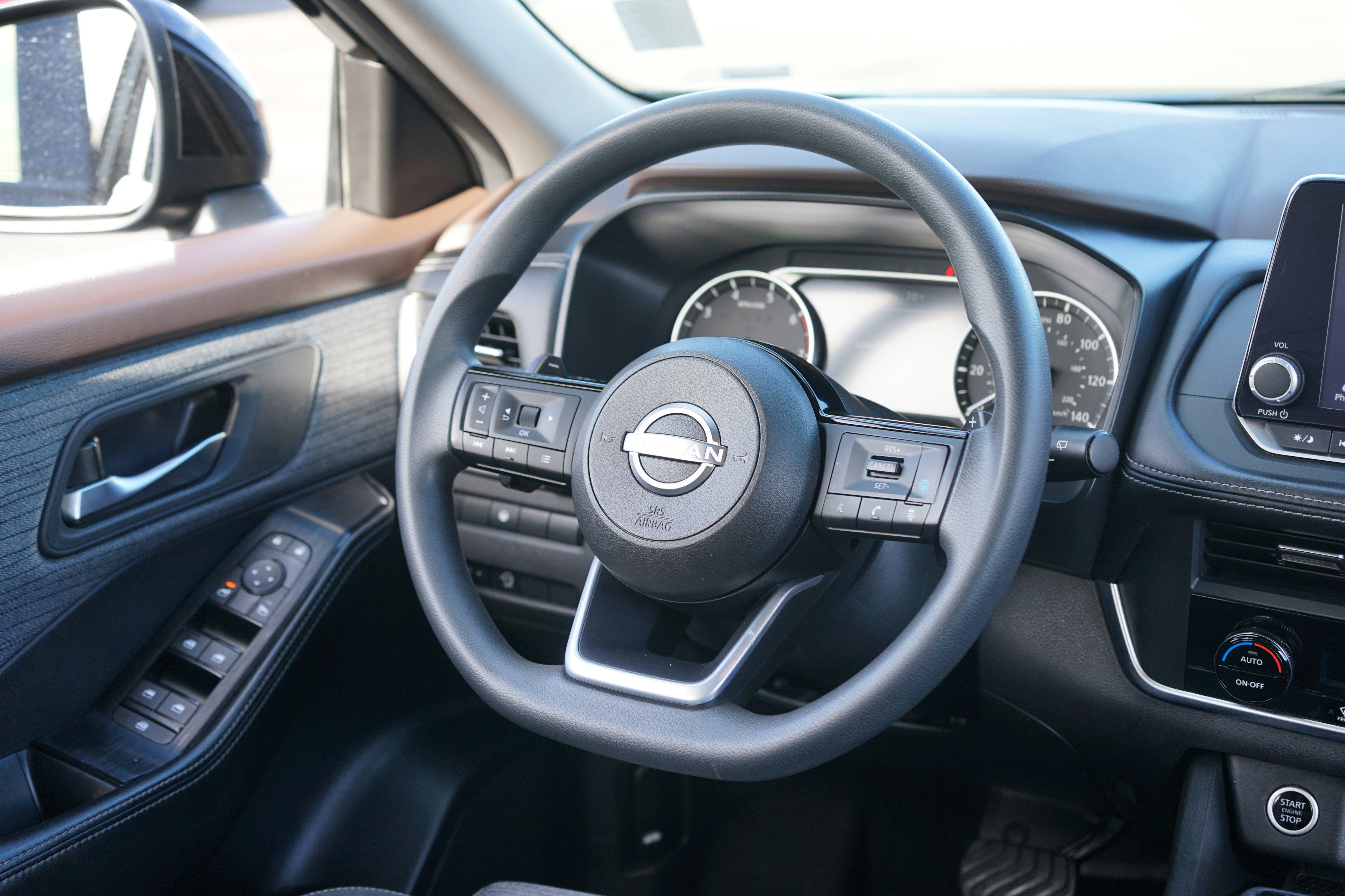 Used 2023 Nissan Rogue SV image 23