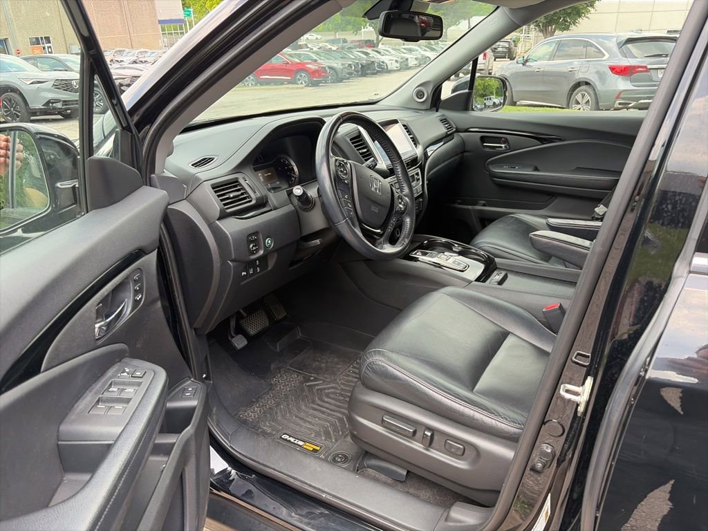 Used 2016 Honda Pilot Touring image 12
