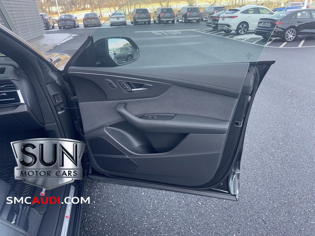 New 2025 Audi RS Q8 performance image 11