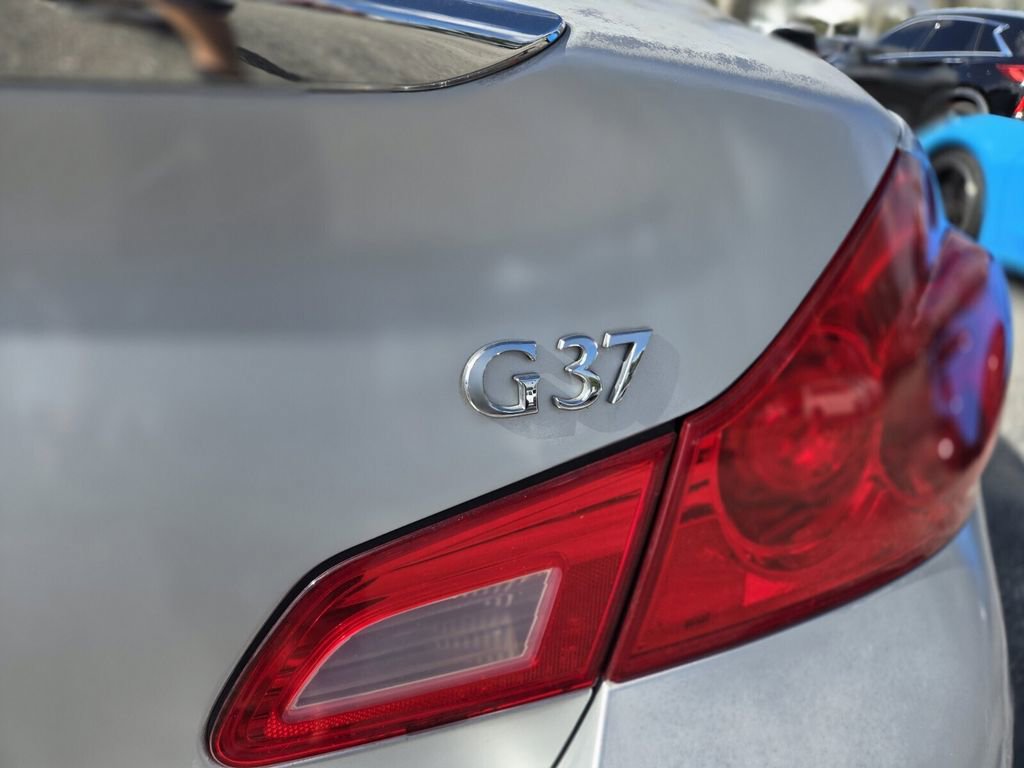 Used 2012 INFINITI G37 Journey w/ Premium Pkg image 4