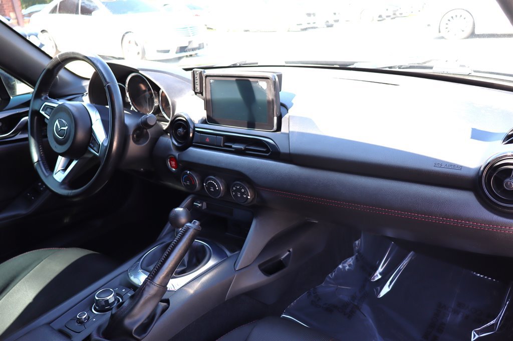 Used 2017 MAZDA MX-5 Miata RF Club RWD image 28