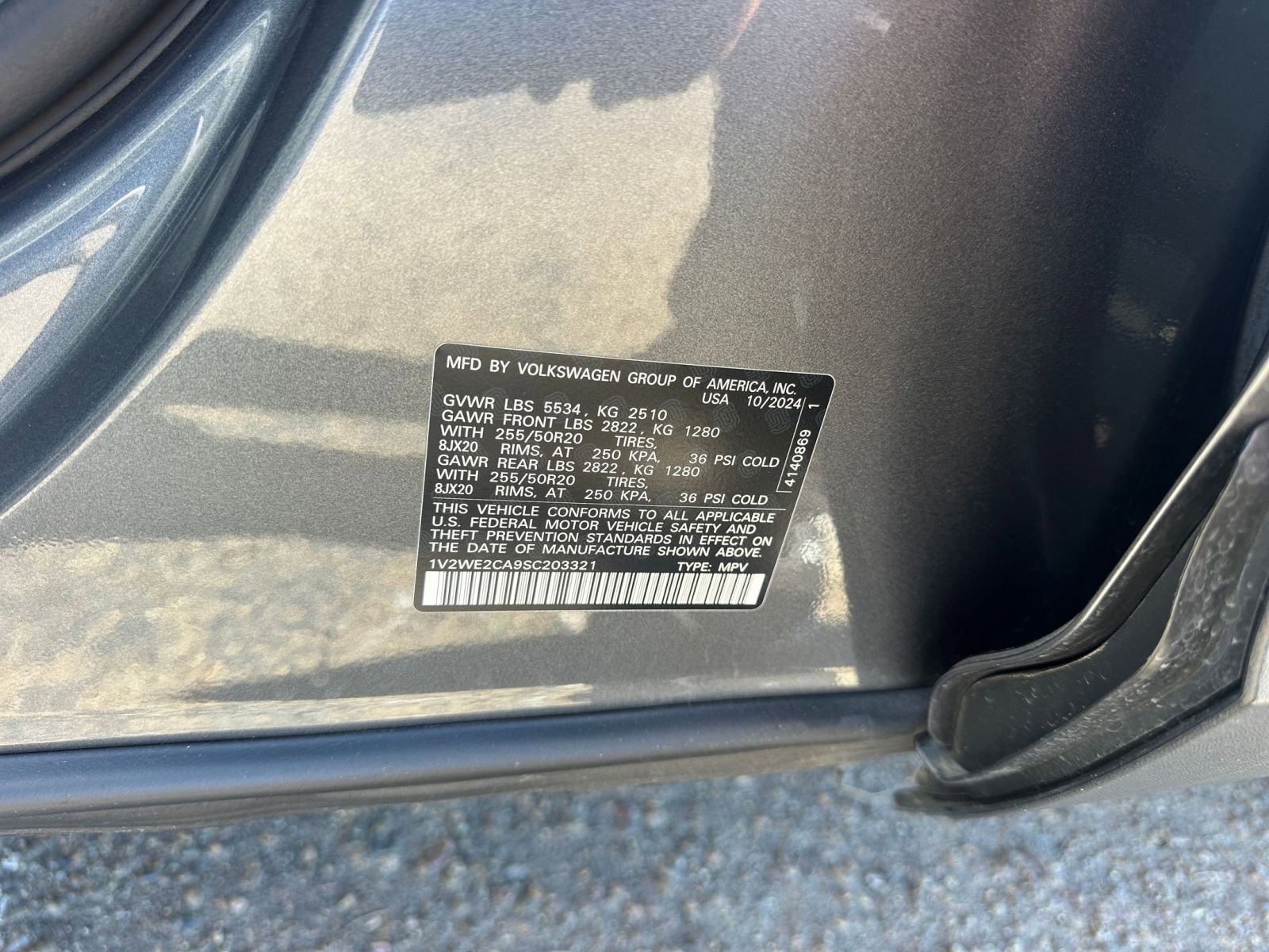 Used 2025 Volkswagen Atlas Cross Sport SE image 29