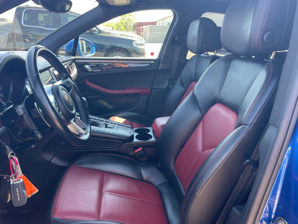 Used 2017 Porsche Macan AWD/4WD image 2
