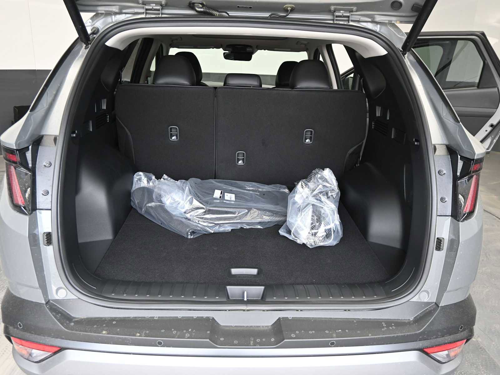 New 2026 Hyundai Tucson Limited image 11