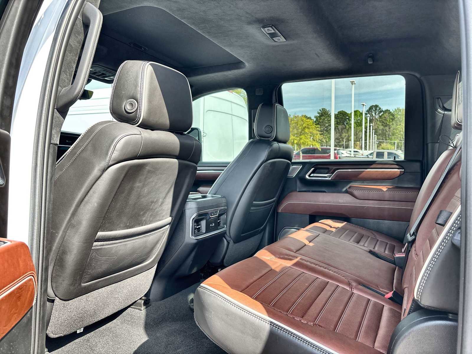 Used 2024 GMC Sierra 3500 Denali Ultimate image 18