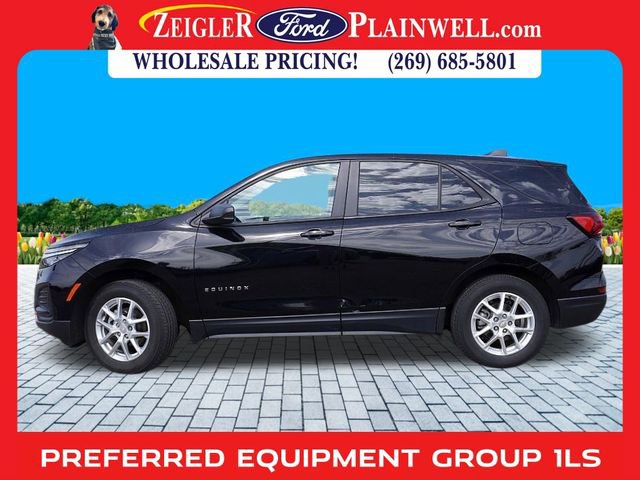 Used 2023 Chevrolet Equinox LS w/ LS Convenience Package image 2