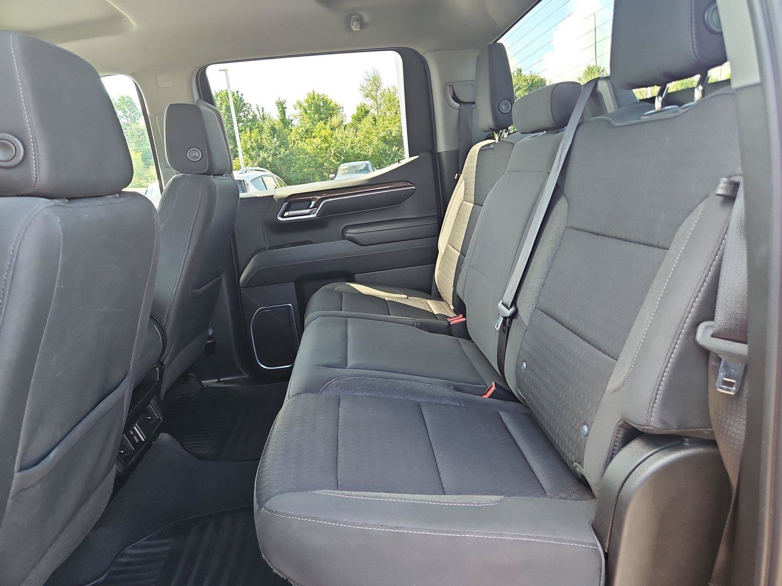 Used 2023 Chevrolet Silverado 1500 LT AWD/4WD image 14