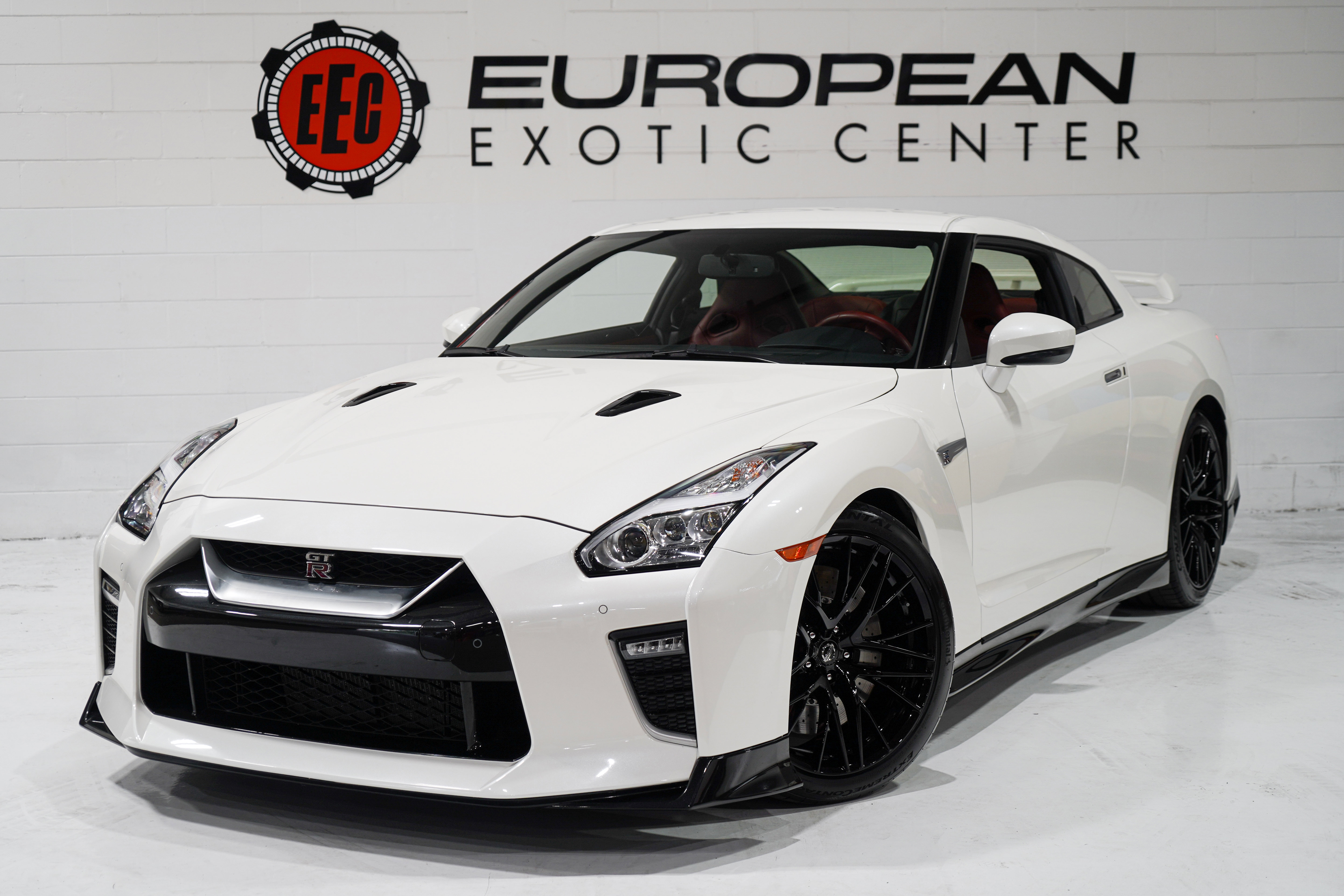 Used 2021 Nissan GT-R Premium AWD/4WD image 4