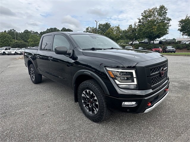 Used 2023 Nissan Titan PRO-4X w/ Pro-4x Utility Package image 7