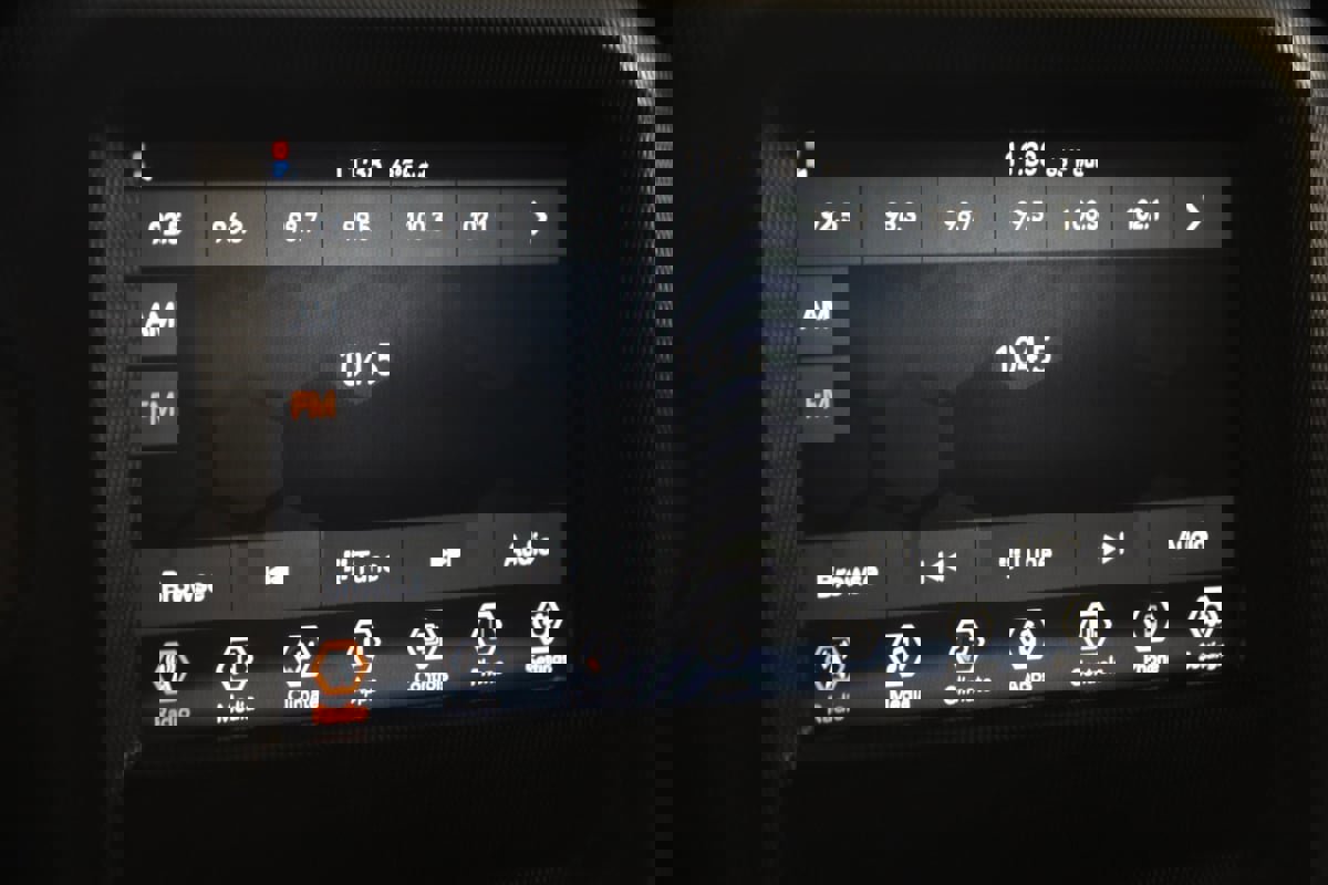 Used 2023 Jeep Gladiator Sport w/ Trailer Tow Package image 31