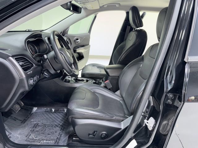 Used 2020 Jeep Cherokee Limited image 13