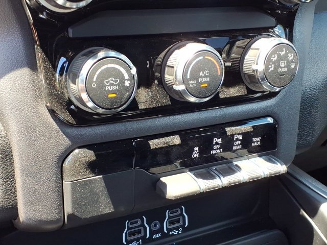 New 2026 RAM 1500 Express AWD/4WD image 18