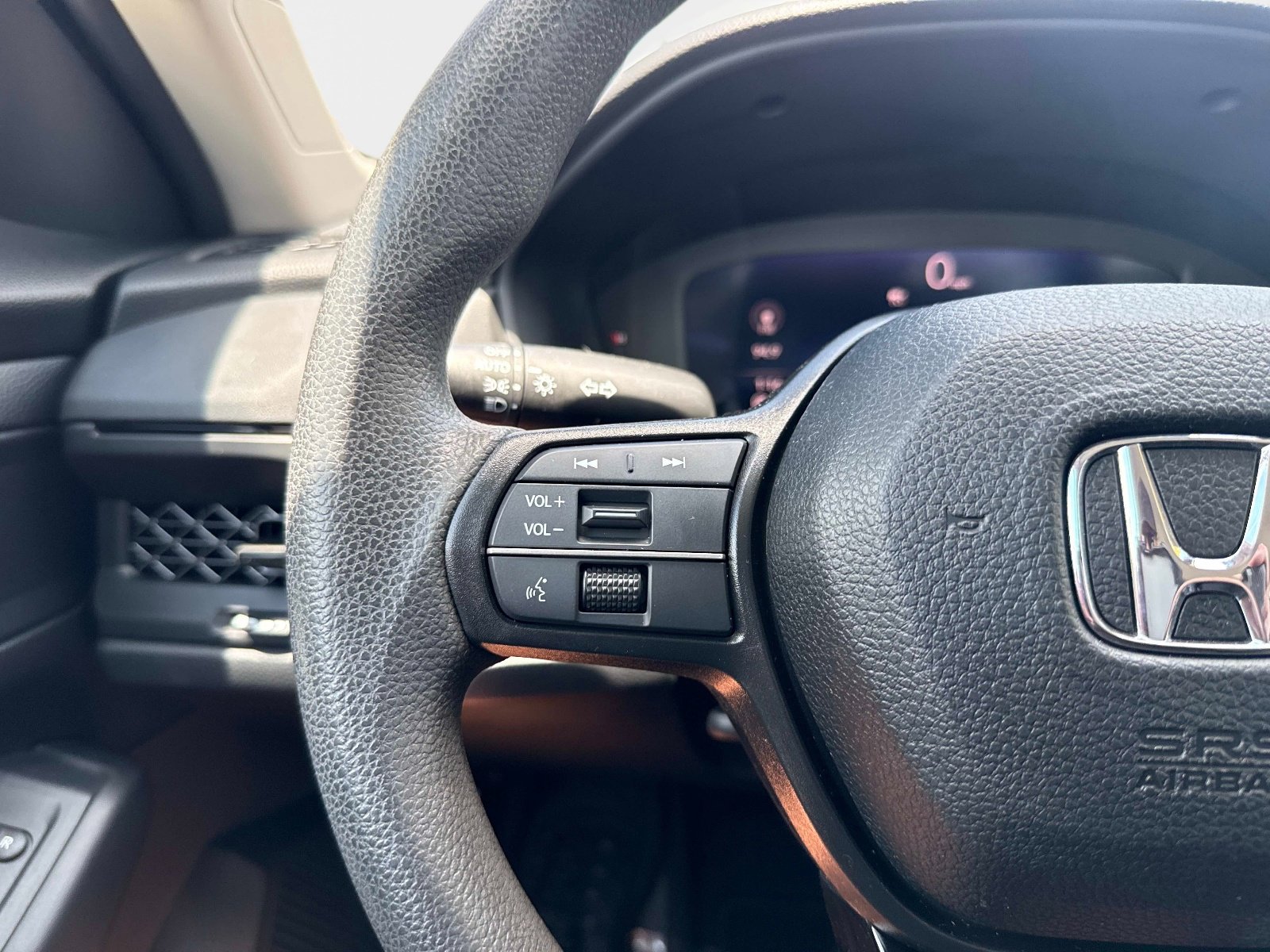 Used 2023 Honda Accord LX image 25