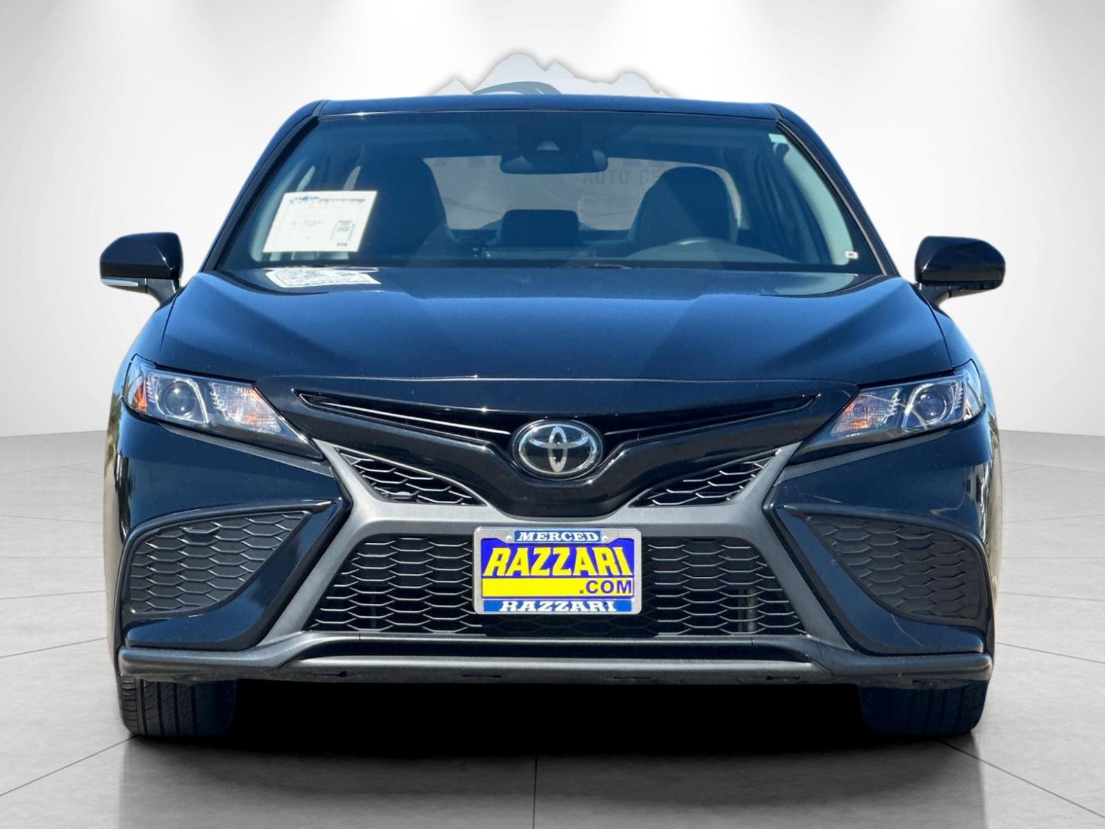 Used 2023 Toyota Camry SE image 8