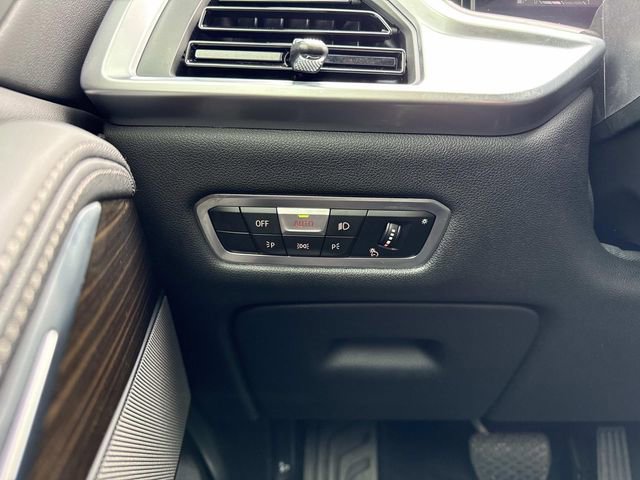 Used 2023 BMW X7 xDrive40i w/ Premium Package image 29