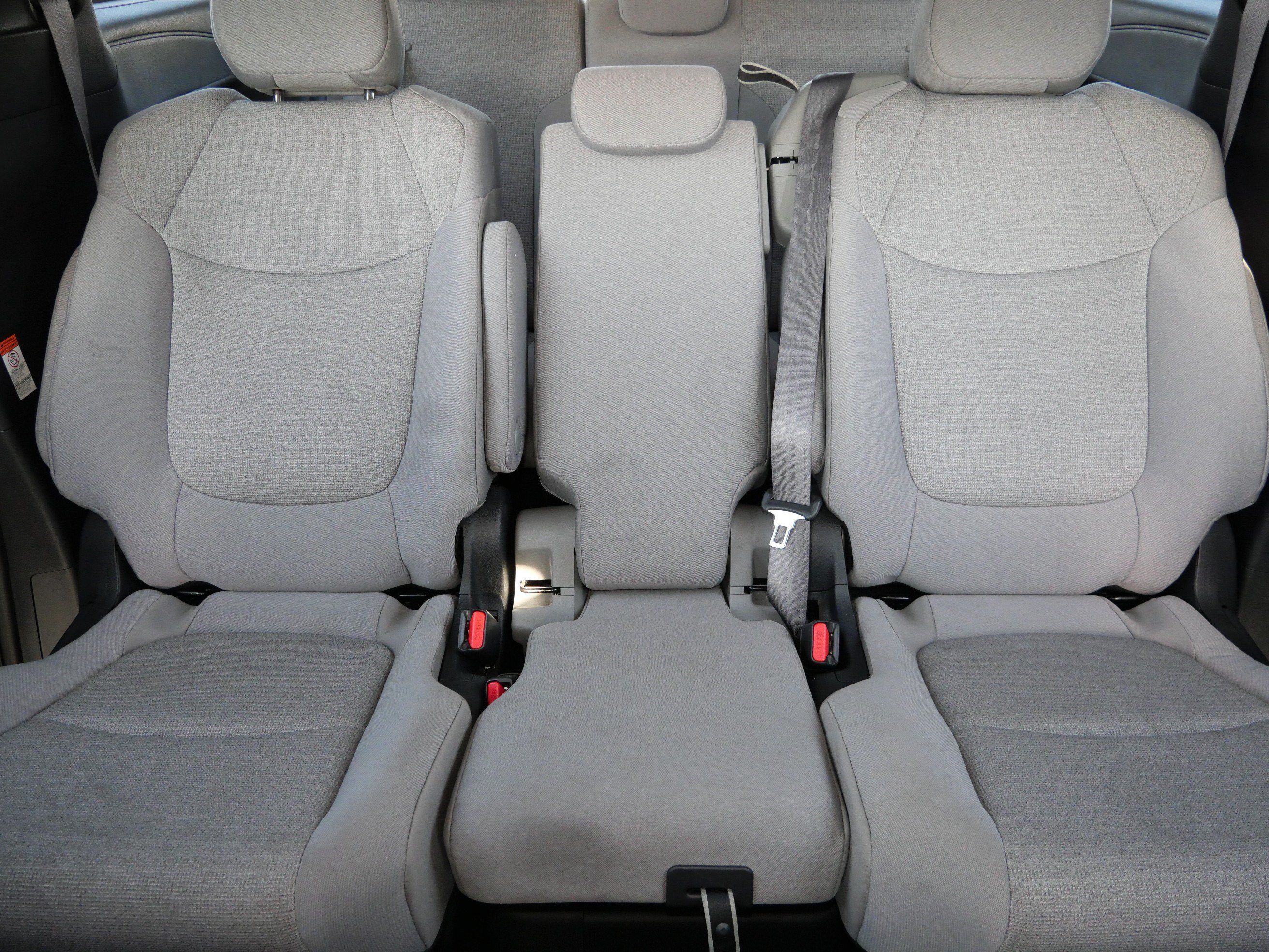 Used 2025 Toyota Sienna LE AWD/4WD image 13