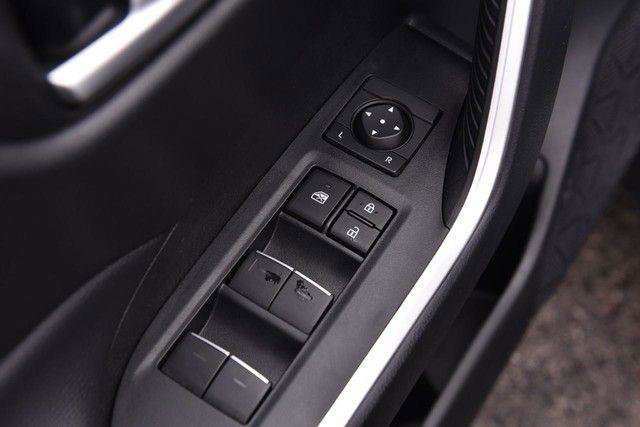 Used 2025 Toyota RAV4 XLE image 9